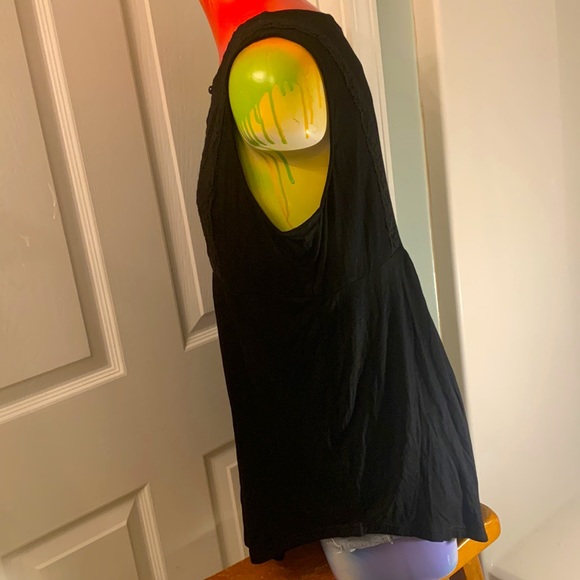 Beautiful & Soft Weekend SUZANNE BETRO Black Eyelet Bib Tunic NWT - Picture 5 of 10